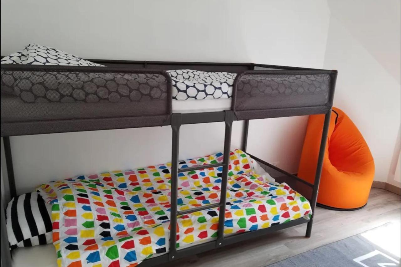 Apt With Balcony At 350 M From The