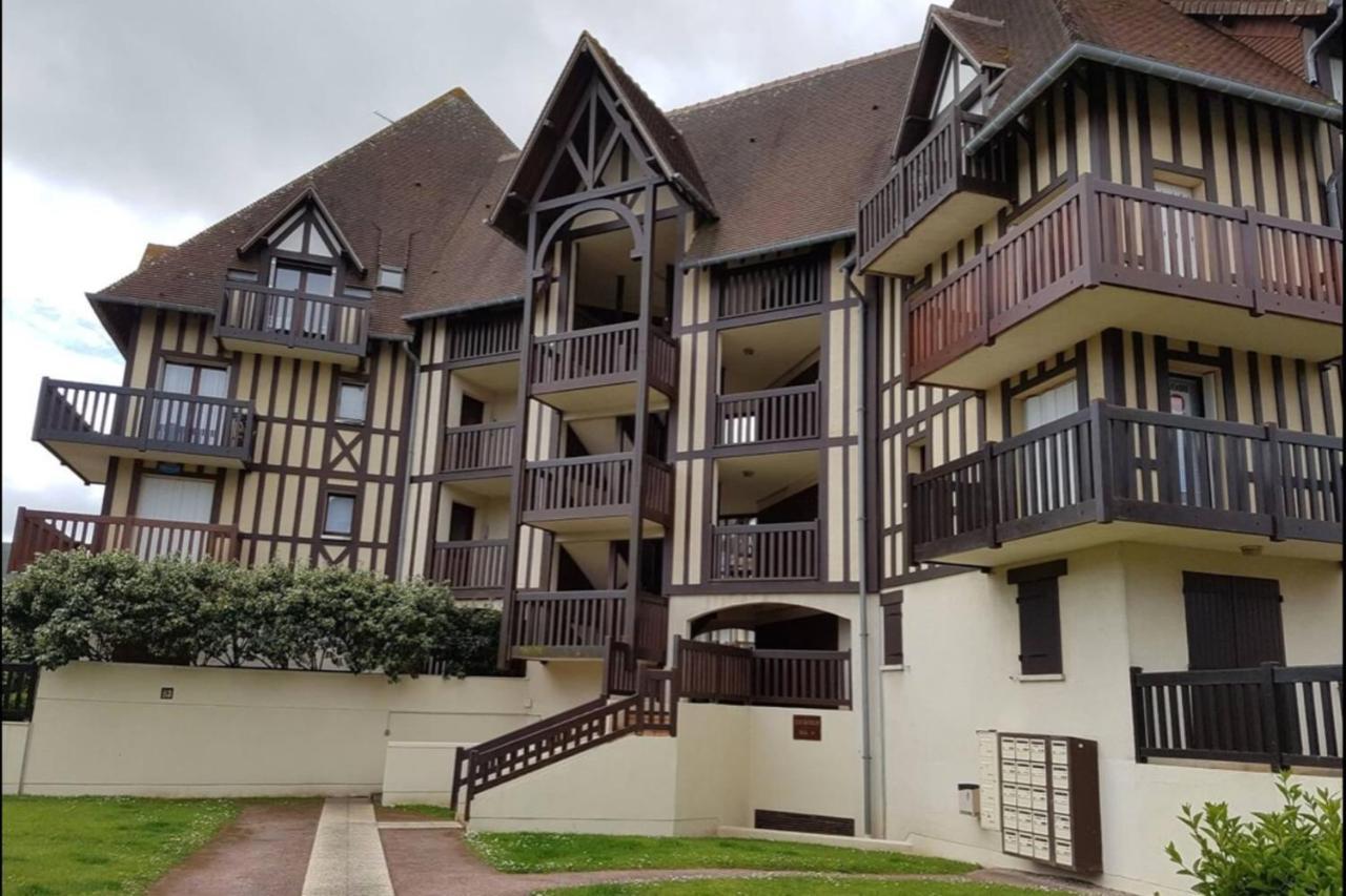 Apartment Apt With Balcony At 350 M From The Cabourg